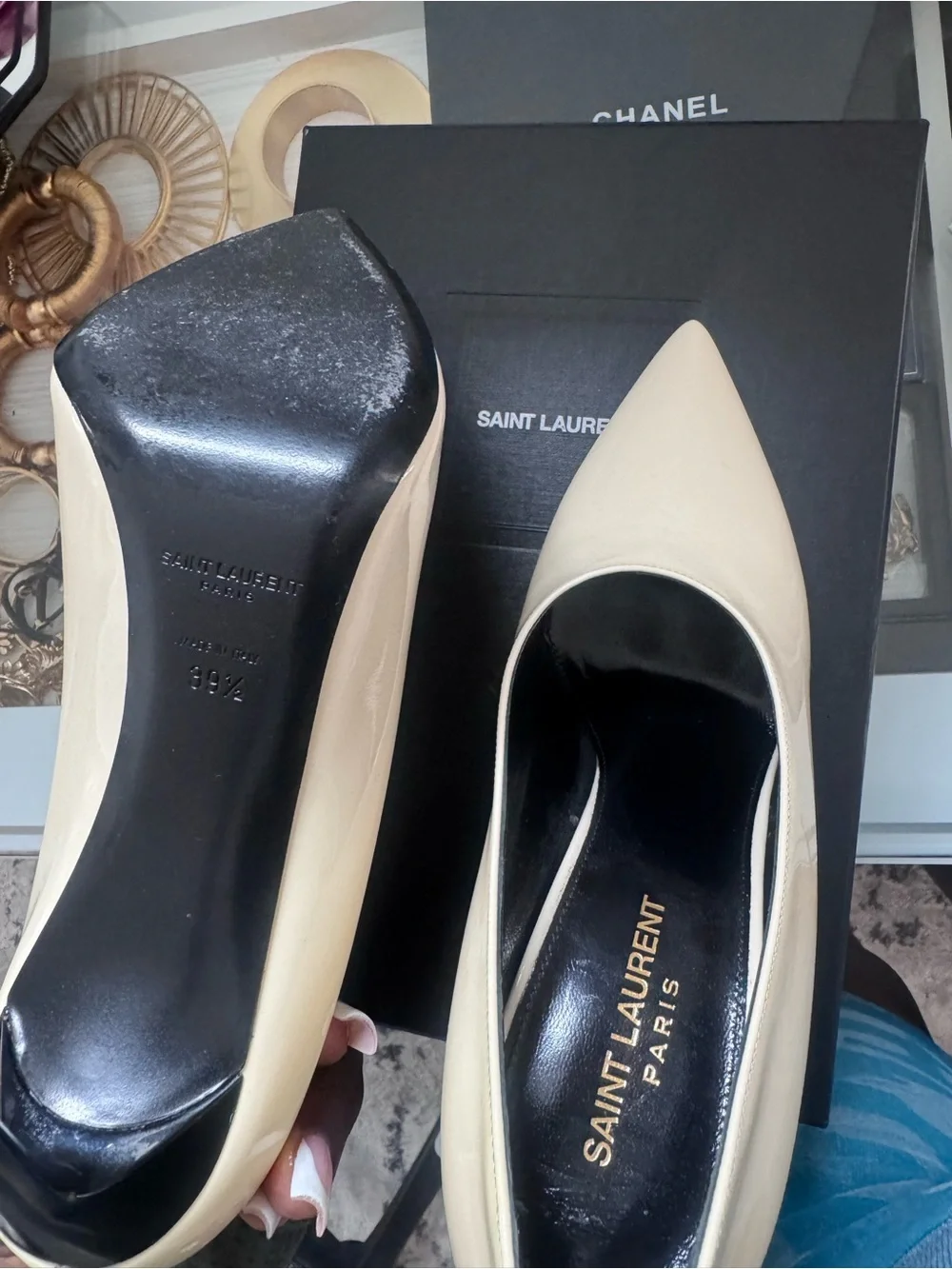 Saint Laurent Cream Patent Leather Pointed Pumps - Picture 4 of 10
